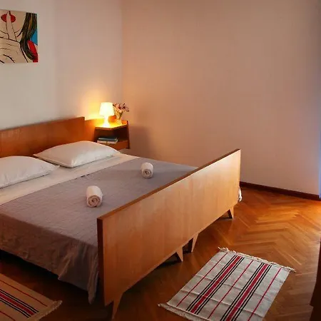 Melody Apartment *